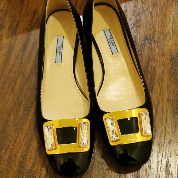 Authentic Prada patent leather buckle flat - Picture 2 of 8